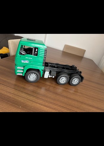 BRUDER Koyu Yeşil MAN Oyuncak Kamyon - Görsel 3