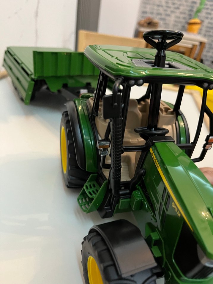 Bruder Koyu Yeşil Oyuncak Traktör - Görsel 2