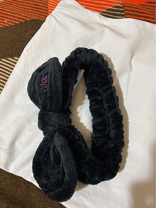 Siyah peluş bandana