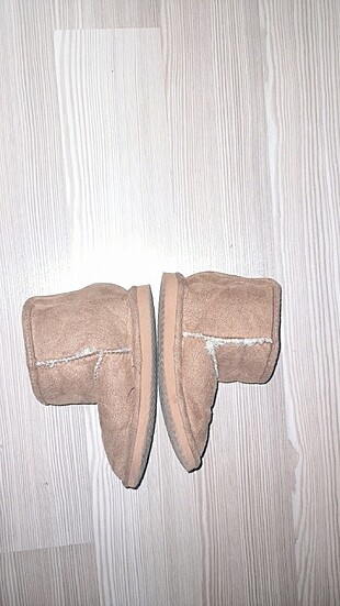 Ugg spor ayakkabi 