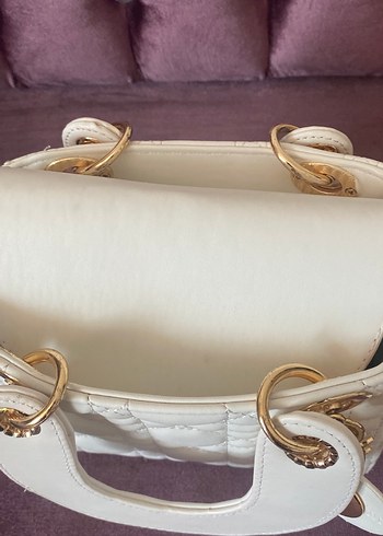 Zincir Detaylı Beyaz Parisli Kadın Çanta - Görsel 6