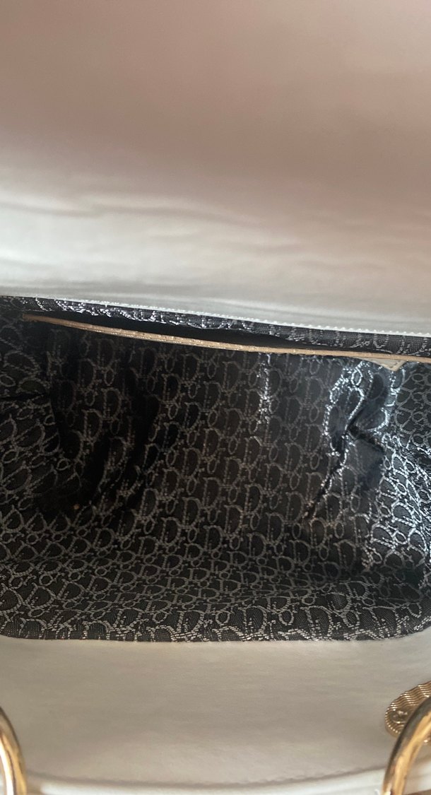 Zincir Detaylı Beyaz Parisli Kadın Çanta - Görsel 5