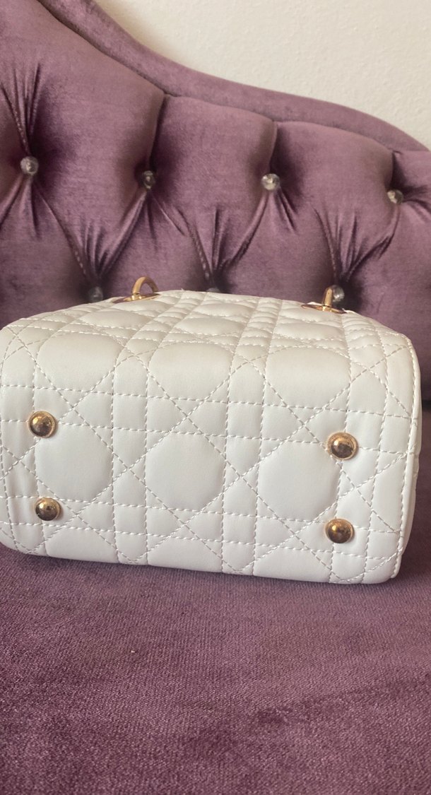 Zincir Detaylı Beyaz Parisli Kadın Çanta - Görsel 3