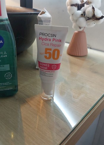 Procsin Hydra Pink SPF 50+ Güneş Kremi