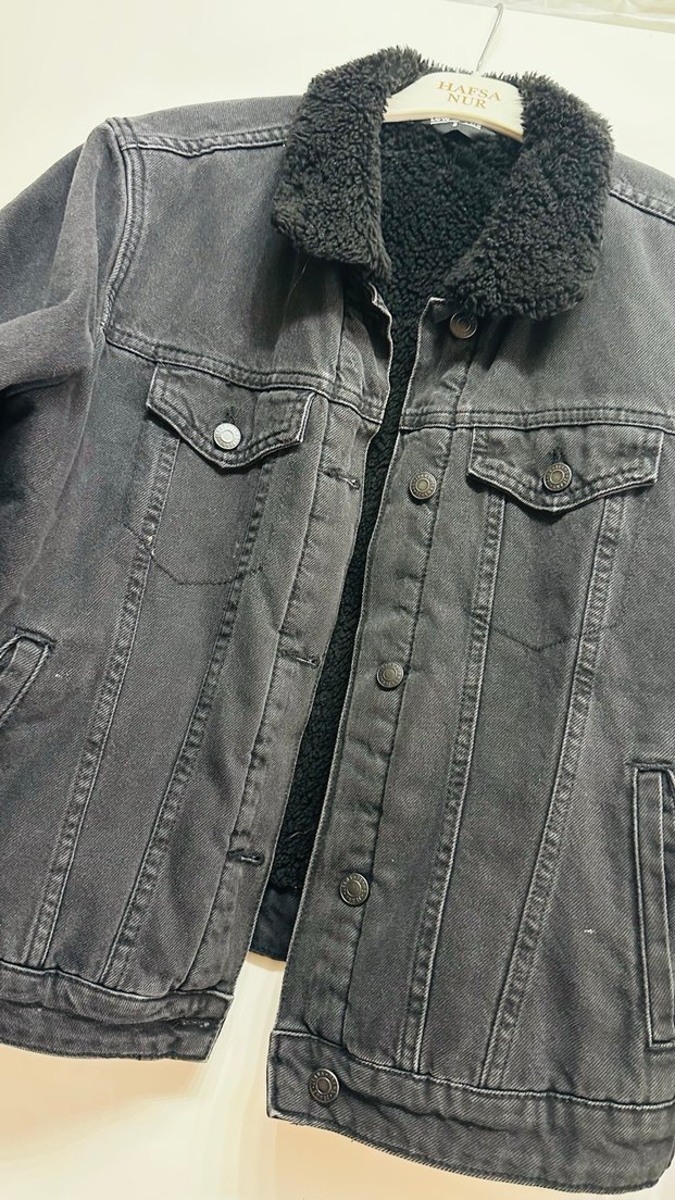 Kürk Detaylı Siyah Denim Ceket - Görsel 3