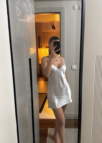 Gümüş V Yakalı Saten Mini Elbise