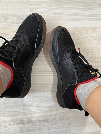 37 Beden Lacoste spor