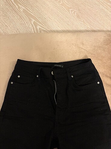 Trendyol & Milla Siyah jean
