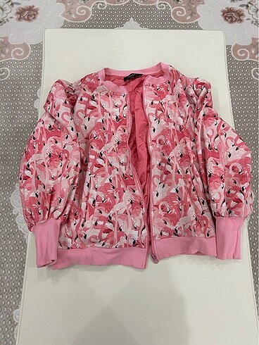 Pembe flamingolu ceket