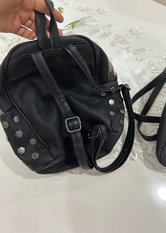 siyah küçük boy sırtçantası - Görsel 2