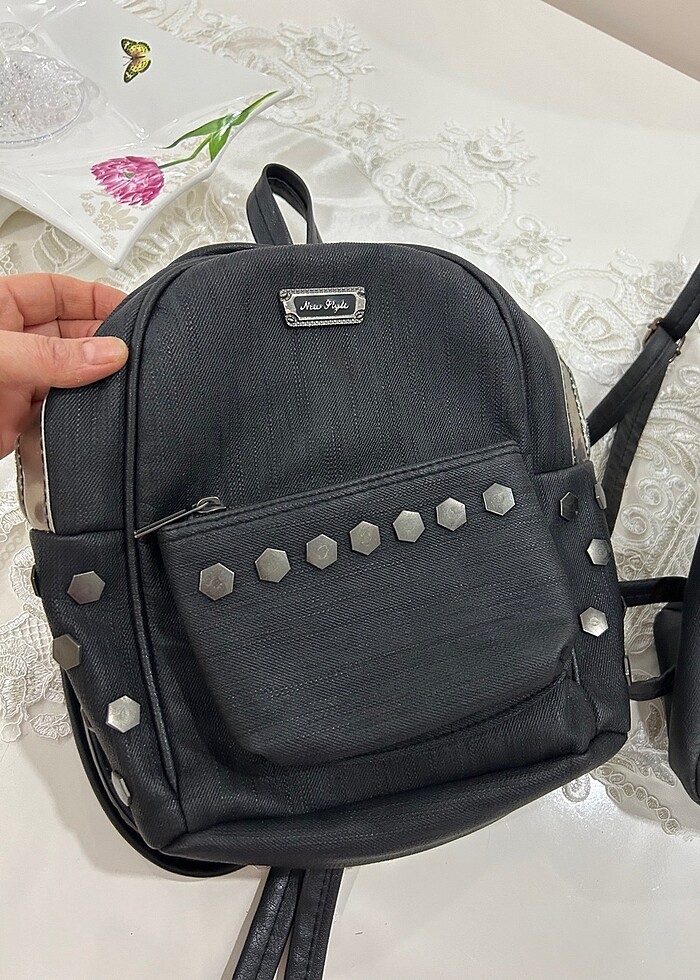 siyah küçük boy sırtçantası - Görsel 4