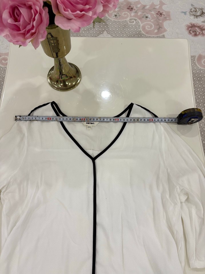 V Yaka Beyaz Uzun Kollu Bluz - Görsel 4