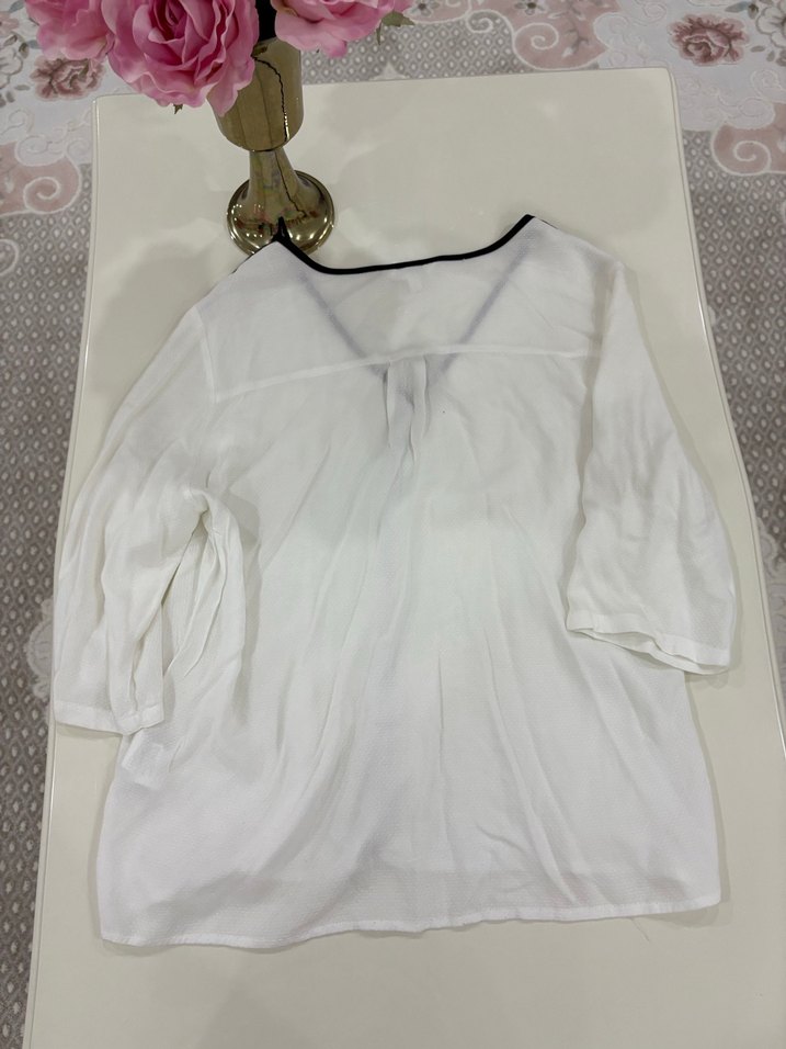 V Yaka Beyaz Uzun Kollu Bluz - Görsel 2