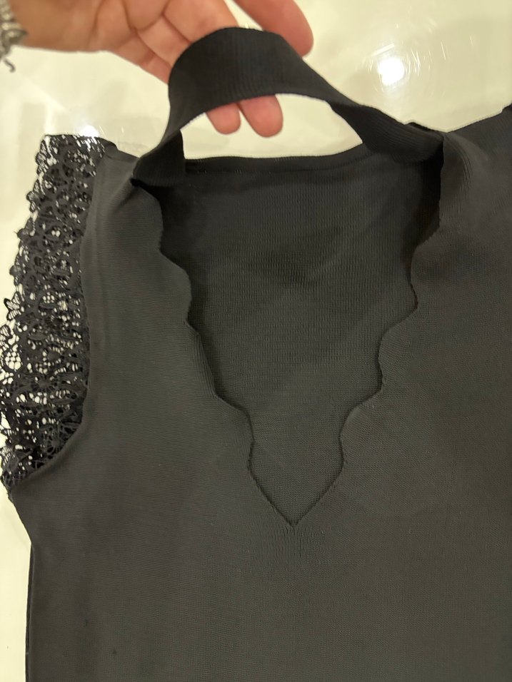 Fırfırlı Siyah Kısa Kollu Gotik Bluz - Görsel 3