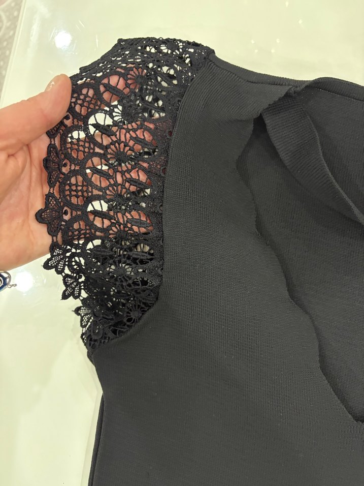 Fırfırlı Siyah Kısa Kollu Gotik Bluz - Görsel 2