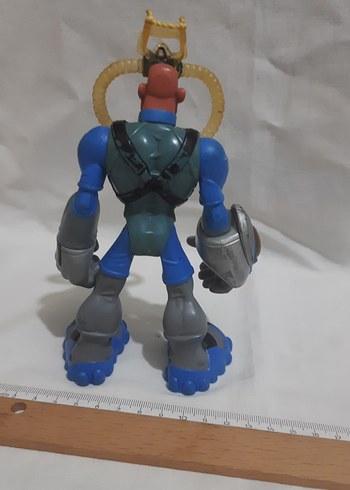 Mavi ve Gri Aksiyon Figürü - Görsel 3