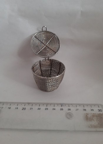 Diğer Gri Kapaklı metal Hasır Saklama Sepeti