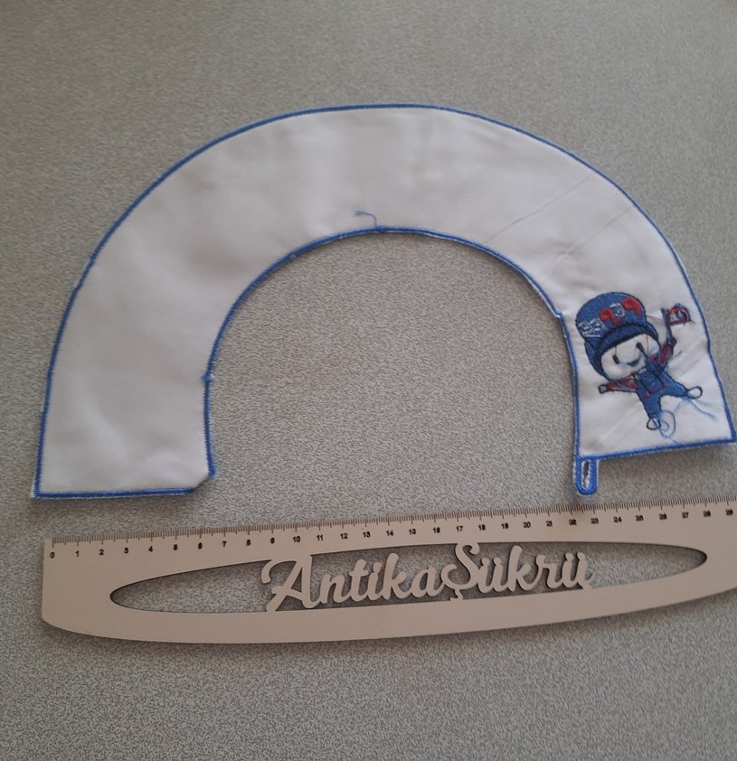 Beyaz okul  Önlüğü yaka pepe baskili - Görsel 2