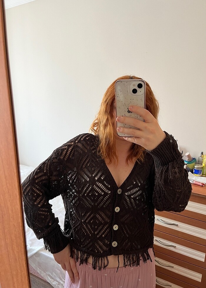 Delikli püsküllü hırka - Görsel 5