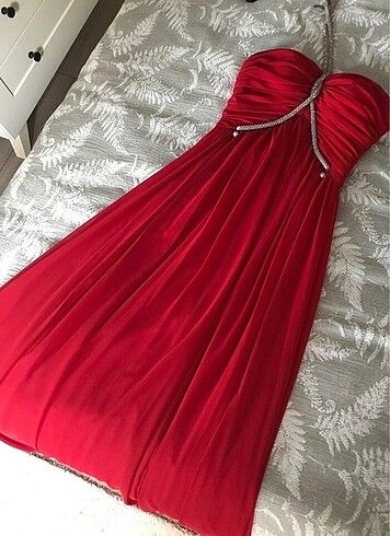 Kırmızı abiye - Görsel 4