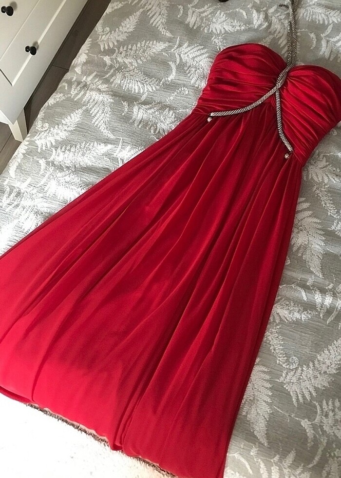 Kırmızı abiye - Görsel 4