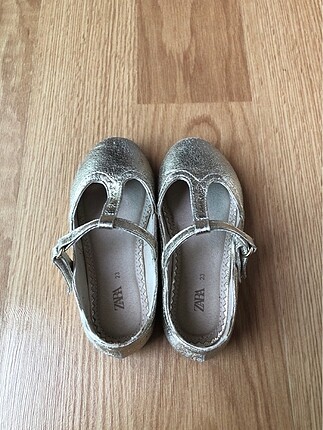 Zara 23 numara babet