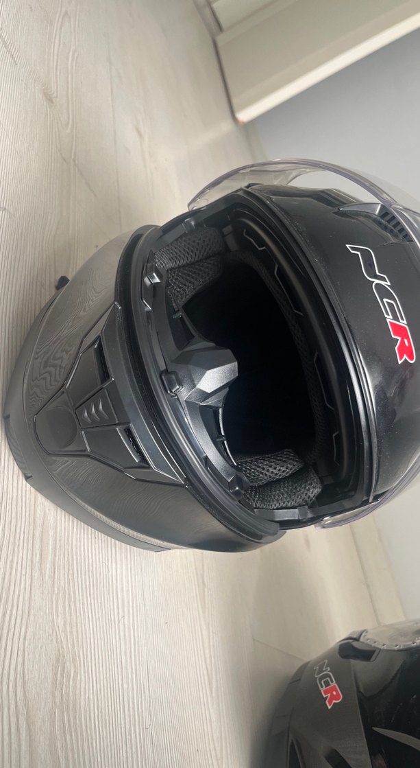 Siyah Motosiklet Kaskı - Görsel 3