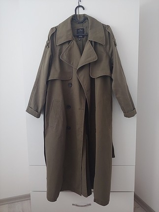 oversize trenchcoat