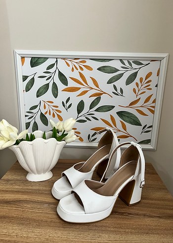 Beyaz Platform Topuklu Kadın Ayakkabı - Görsel 3