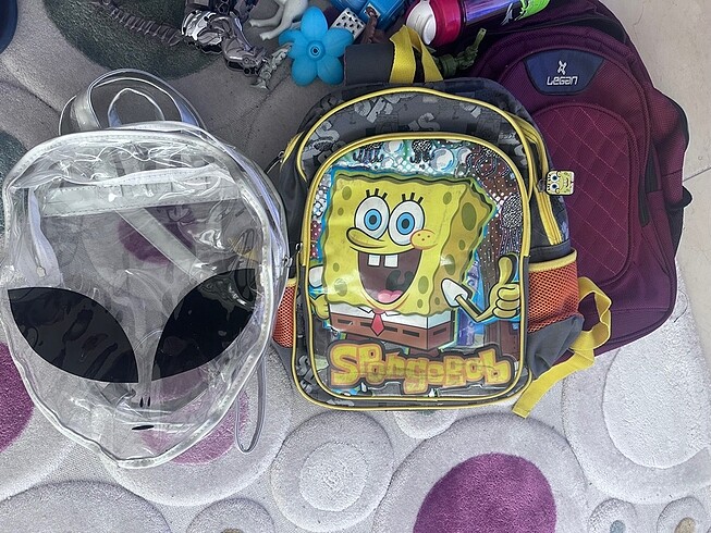 Çanta ve oyuncak