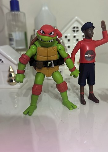 Renkli Aksiyon Figürleri Seti