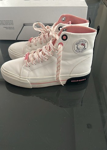 38 Beden Bershka spor ayakkabı