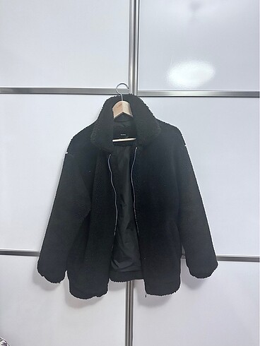 Bershka Peluş mont