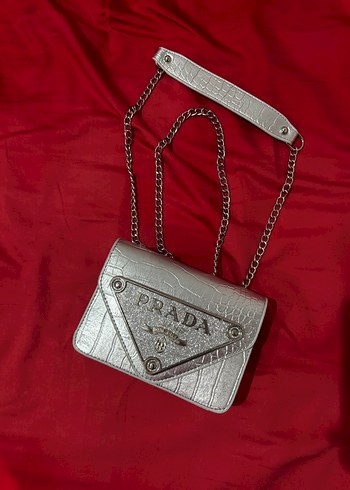 Prada Gri Zincir Detaylı Prada Deri Kadın Çanta