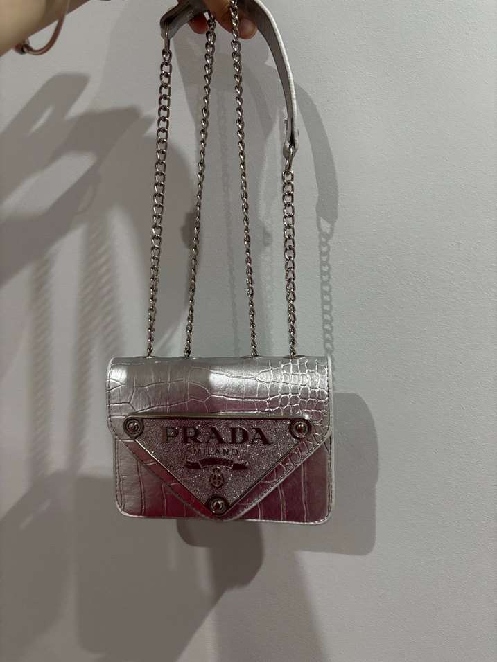 Gri Zincir Detaylı Prada Deri Kadın Çanta - Görsel 4