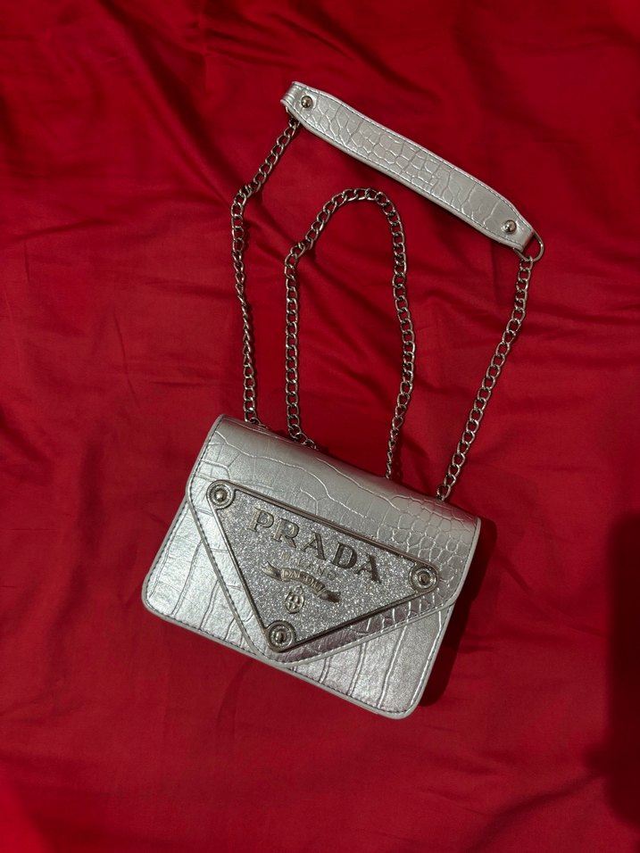 Gri Zincir Detaylı Prada Deri Kadın Çanta - Görsel 2