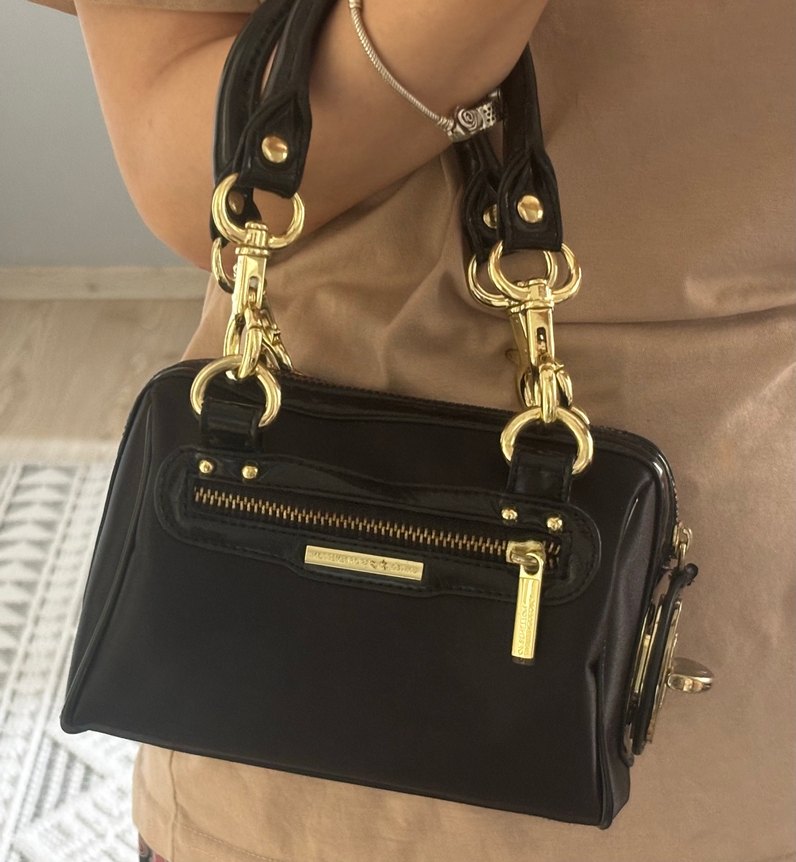 Parlak Siyah Deri Tokalı Kadın Çanta - Görsel 4