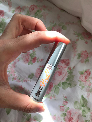 Benefit Cosmetics Benefit maskara bazı