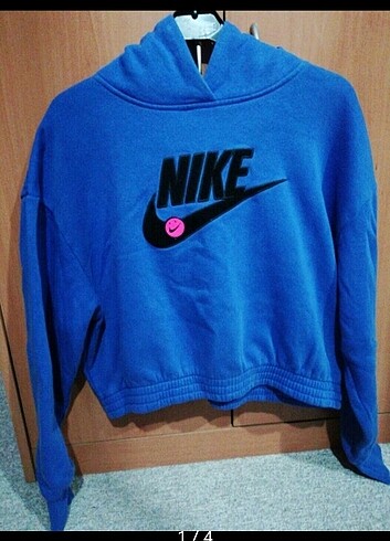 nike sweatshirt