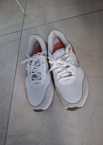 Beyaz Bağcıklı Kadın Spor Ayakkabı - Görsel 9