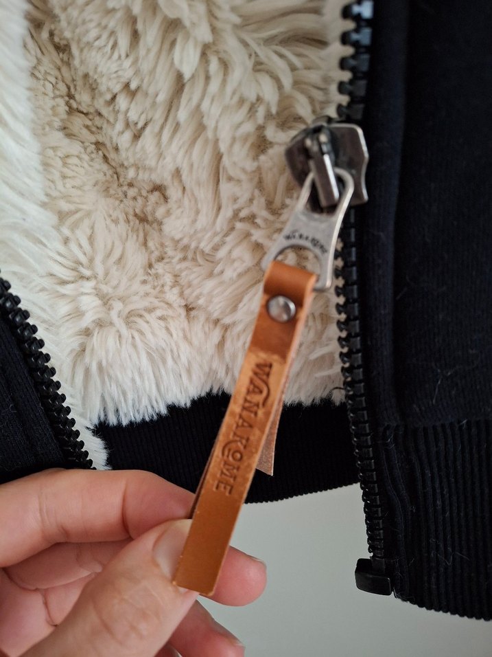 Siyah Kapüşonlu Kürklü Kadın Ceket - Görsel 4