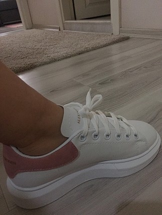 Yeni etketli spor ayakkabı