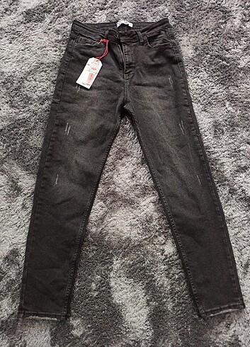 Bayan Jean 