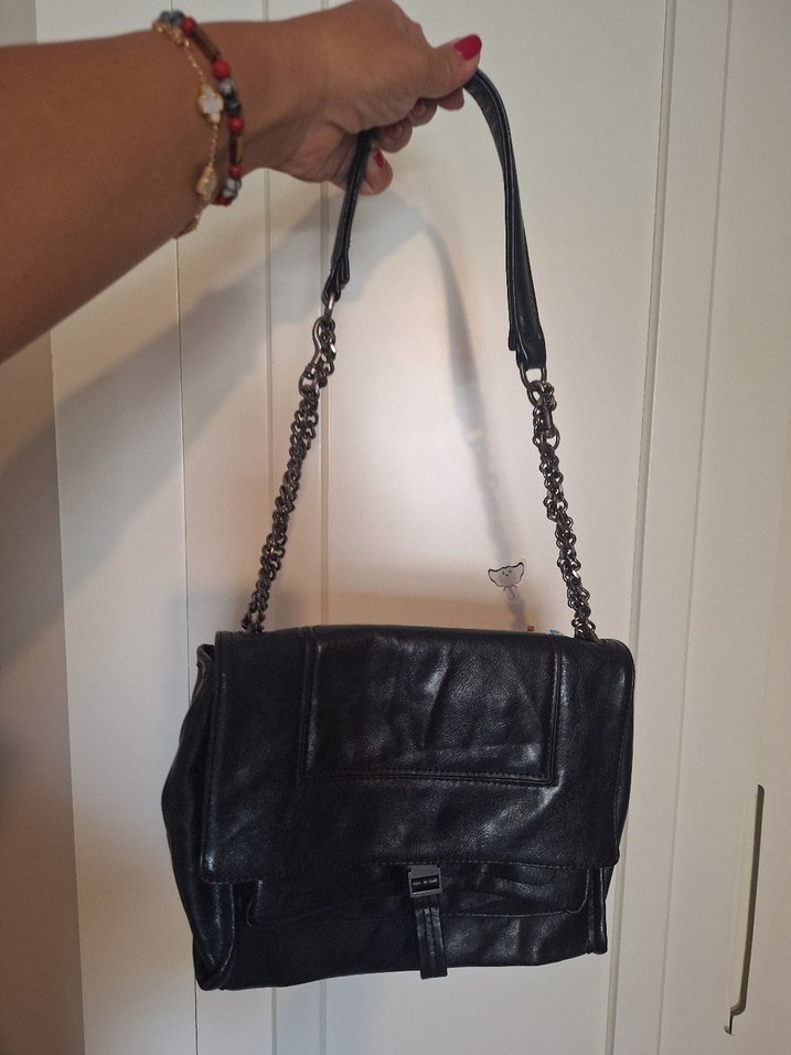 Siyah Deri Zincir Detaylı Kadın Çanta - Görsel 2