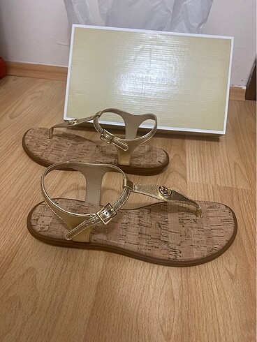 37,5 Beden altın Renk #michaelkors sandalet #MK