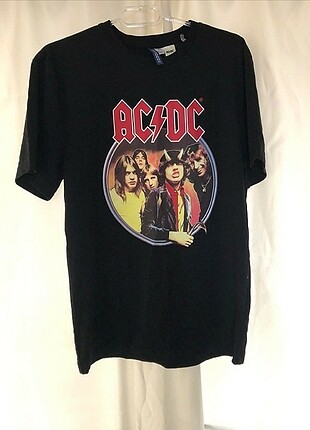 AC/DC baskılı tişört