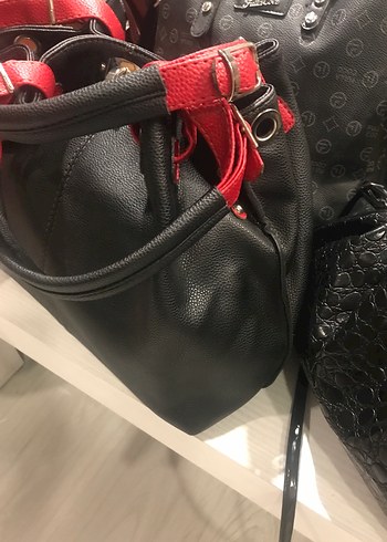 Diğer Kilitli Siyah Deri Kadın Çanta