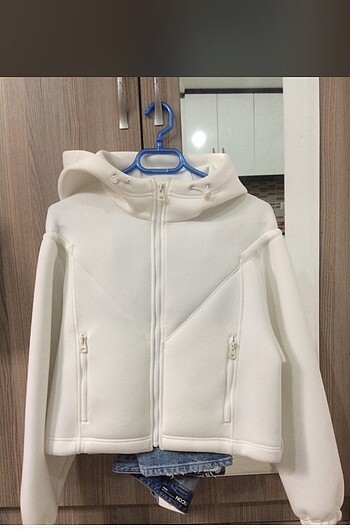 xs Beden zara beyaz dalgıç kumaş ceket, yepyeni, çok az kullanıldı