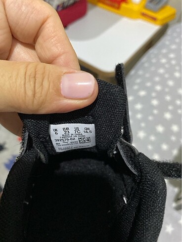 23 Beden siyah Renk Puma spor ayakkabı