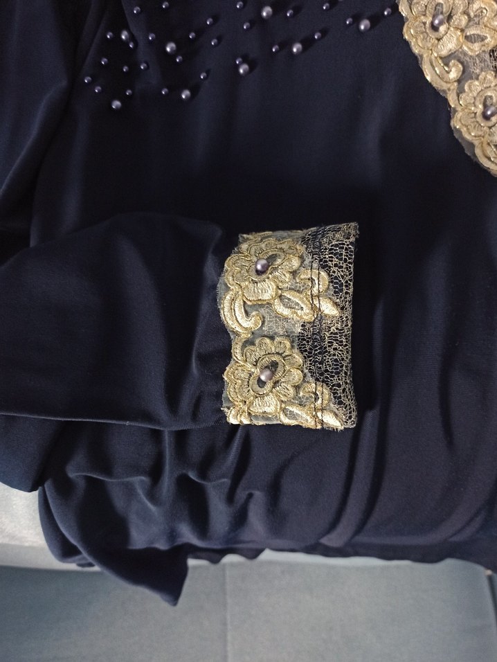 Boncuk Detaylı Drapeli Uzun Kollu Abiye Elbise - Görsel 3